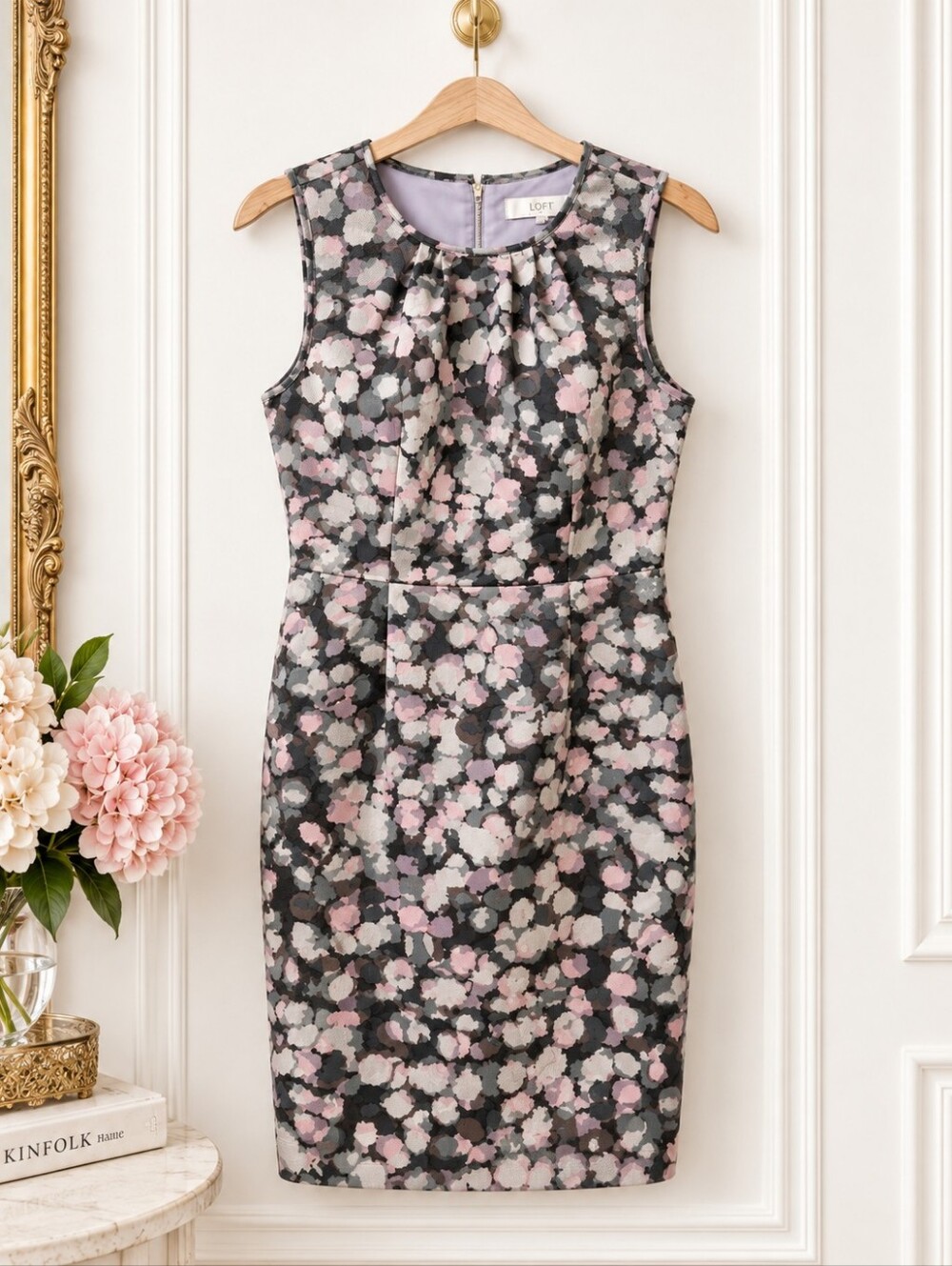 LOFT | Elegant Pink And Gray Sheath Dress  Pleated Neck | Size 6 - Picture 5 of 9